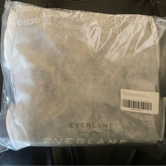 NWT Everlane The Italian Leather Mini Studio Bag in black - Picture 7 of 8